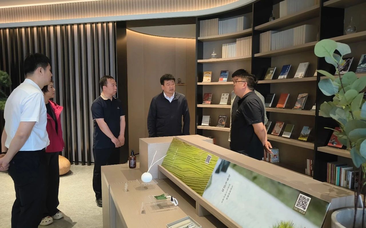 张正强走访服务企业并以“四不两直”方式调研检查旅游业态、项目提升改造相关工作