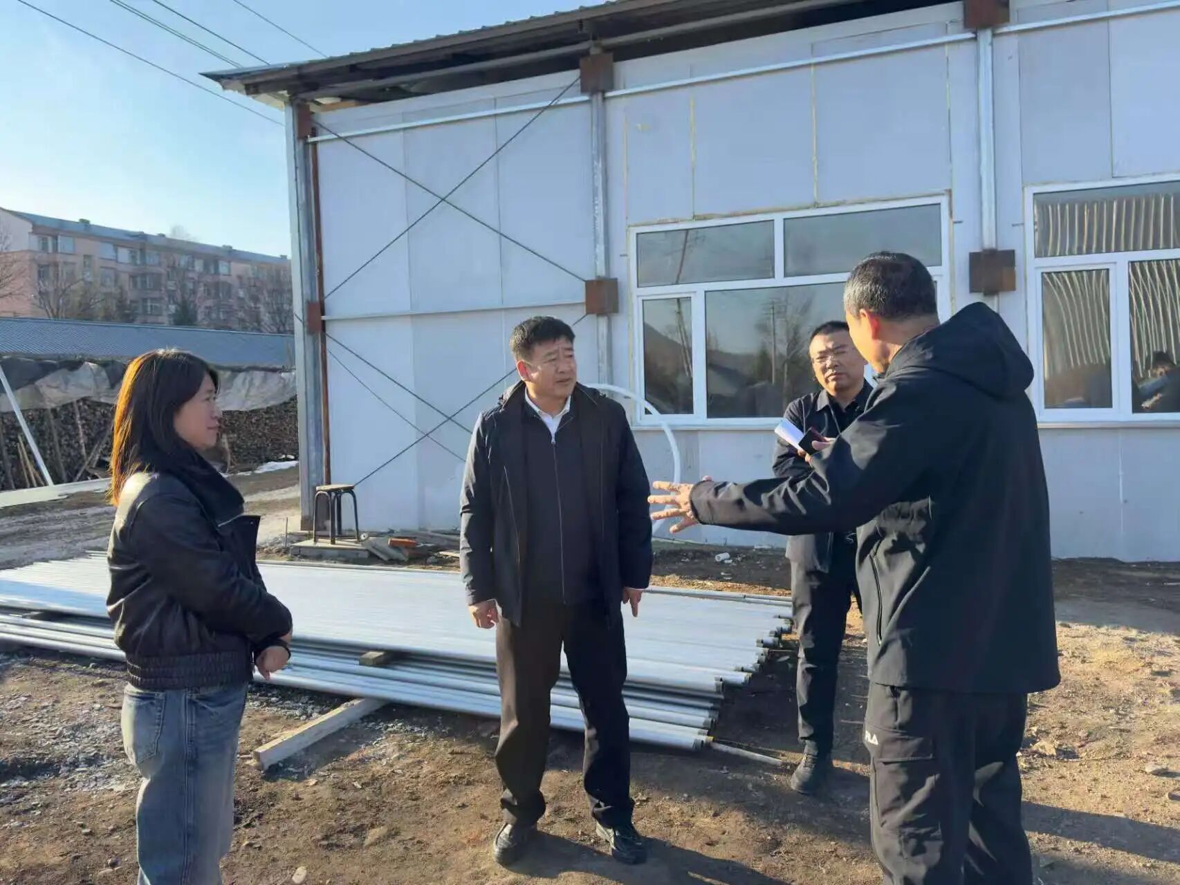 张正强调研企业生产经营情况